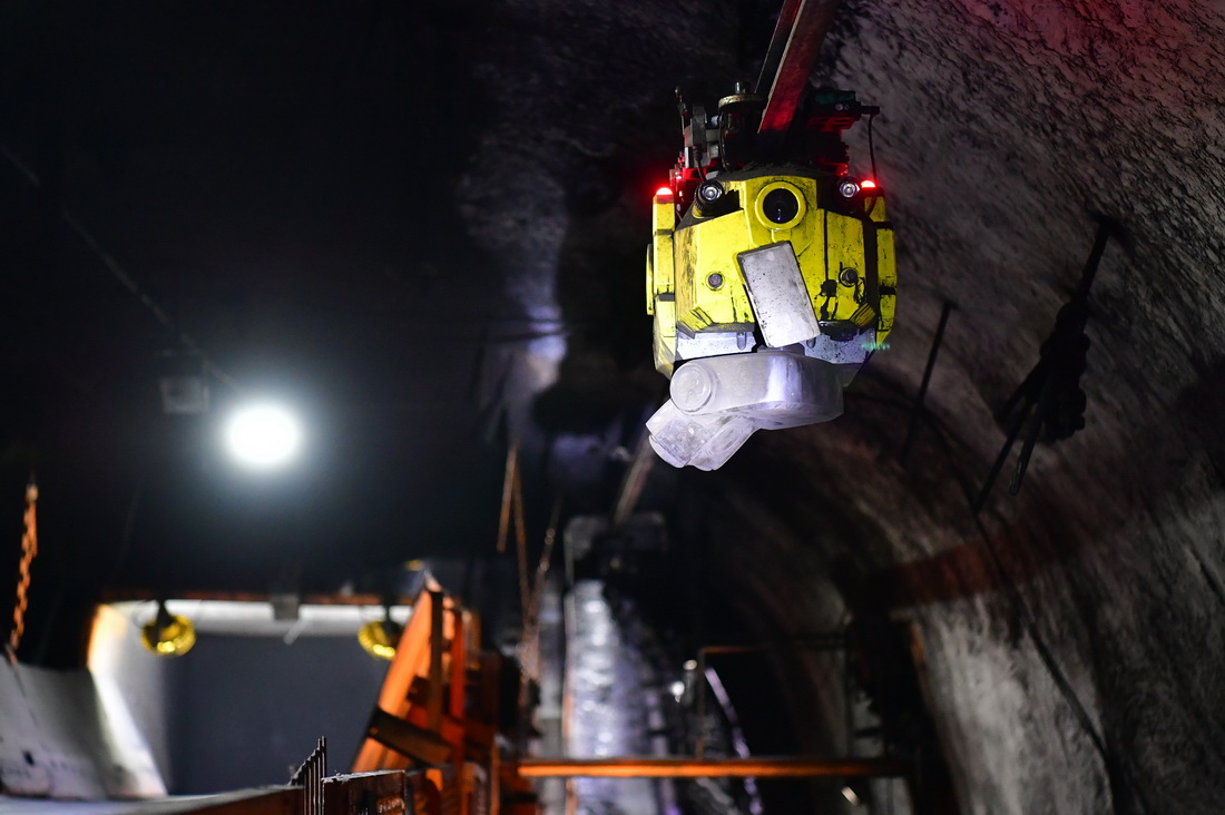 三晋矿科智典智能矿用机器人：让矿井安全巡检更轻松高效，告别危险与事故困扰