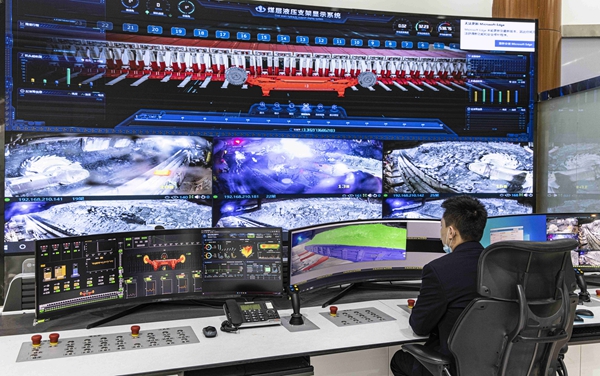 晋矿智造研:山西智能管控平台如何让煤矿更安全高效,告别传统风险与低效 晋矿智造研:山西智能管控平台如何让煤矿更安全高效,告别传统风险与低效