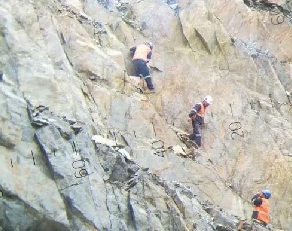 智能装备技术:液压支架如何实现自动化支护,提升采矿安全与效率? 智能装备技术:液压支架如何实现自动化支护,提升采矿安全与效率?