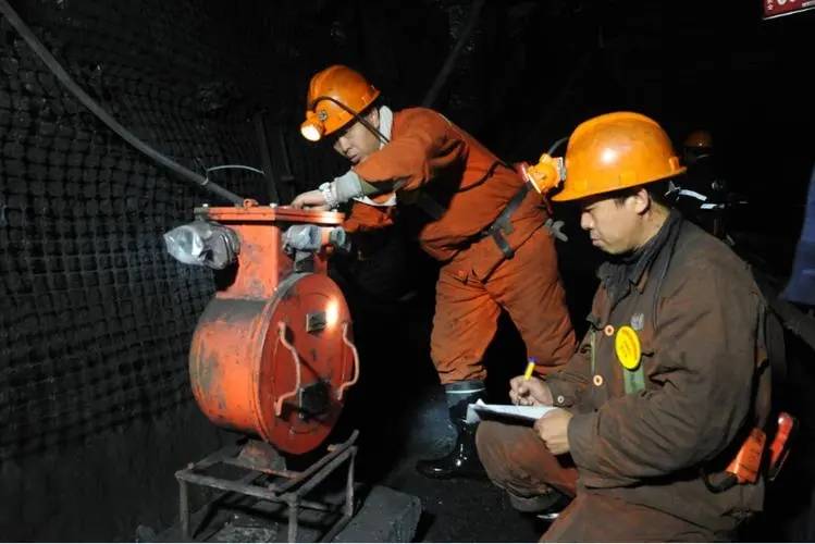 矿山知识库：矸石充填工艺详解，高效解决废弃物处理与采空区支撑难题