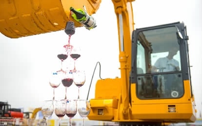 智能装备技术：挖掘机轨迹优化 - 告别笨重低效，让挖掘机变聪明省力又安全