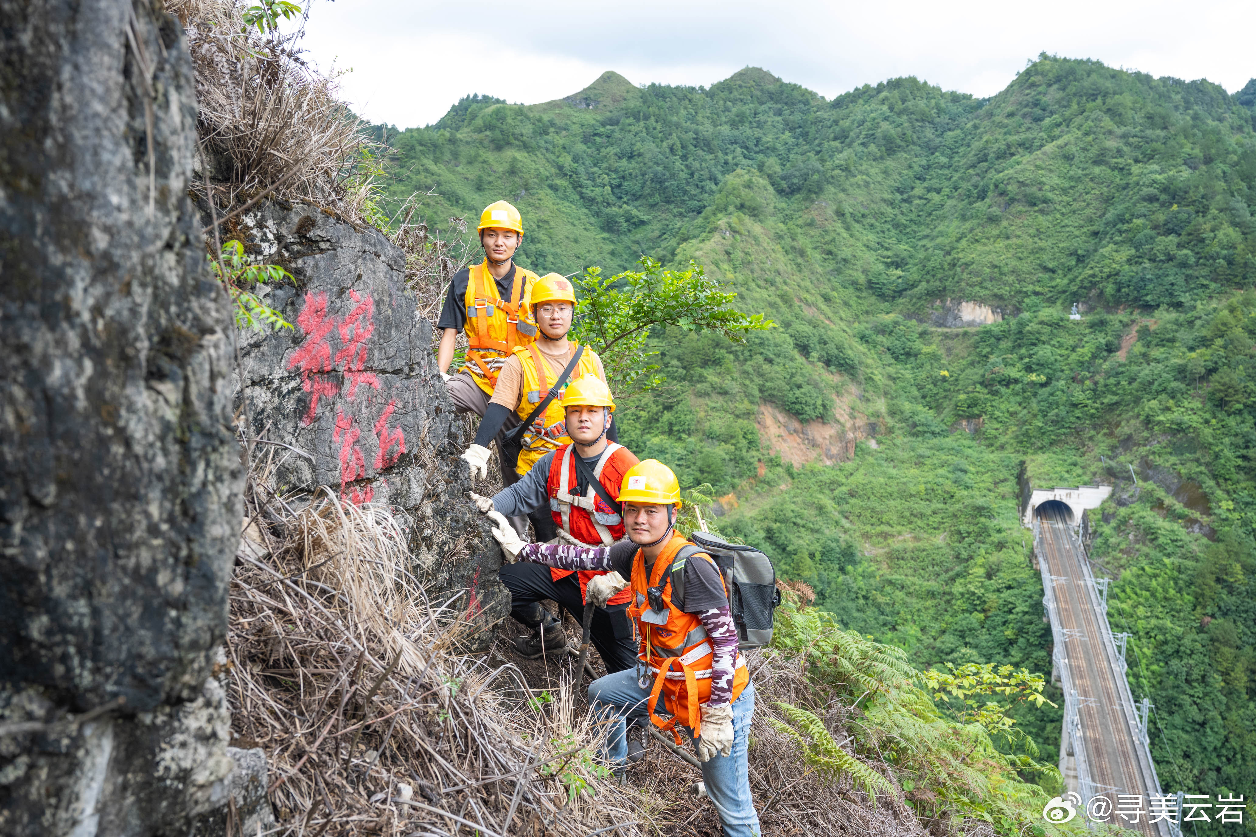 地质数字技术:疏散规划优化——精准计算每一秒,让紧急疏散从盲目奔跑变有准备转移 地质数字技术:疏散规划优化——精准计算每一秒,让紧急疏散从盲目奔跑变有准备转移